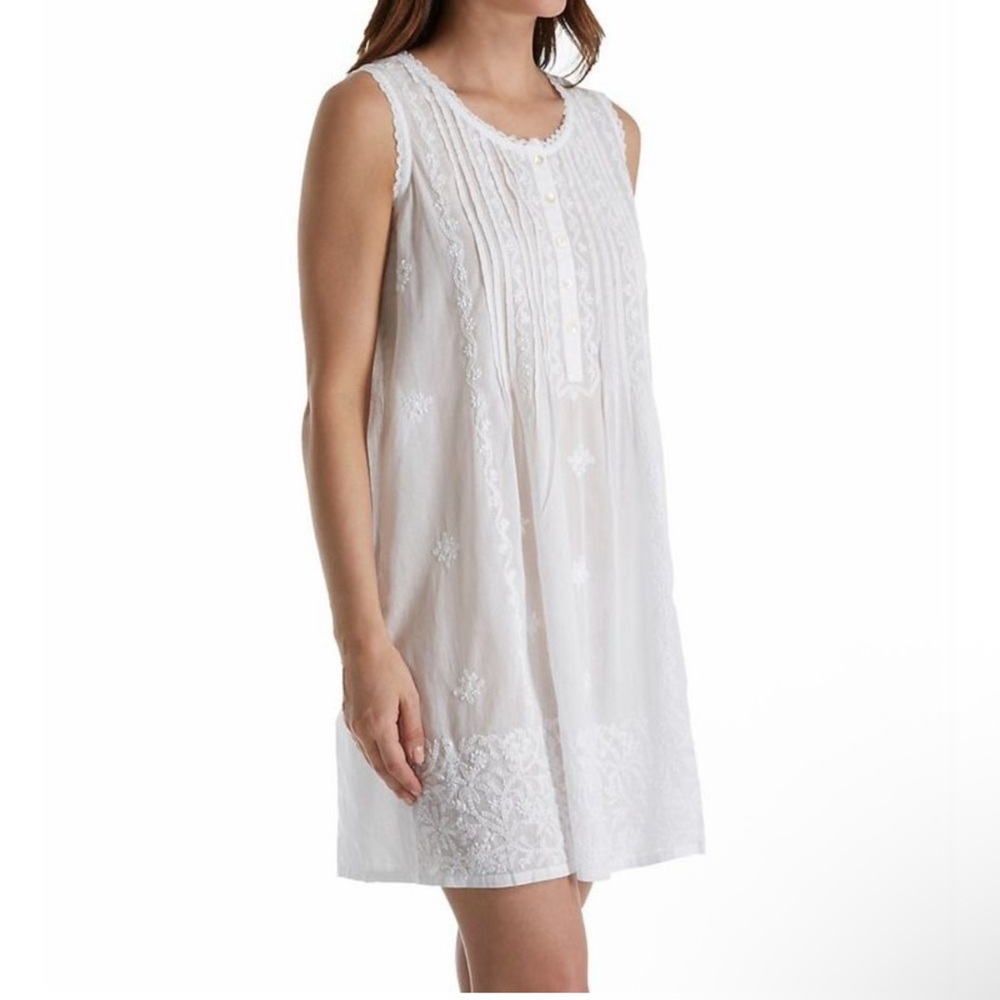 LA CERA WHITE EMBROIDERED SLEEVELESS COTTON GOWN size S‎